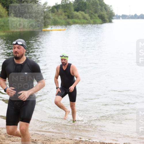 21.06.2026 - 29. Vierlanden-Triathlon Andreas Tolksdorf http://msf.ph/oto/9849234 21.06.2026 10:00:44 Schwimmen 330, 357 meine-sportfotos.de