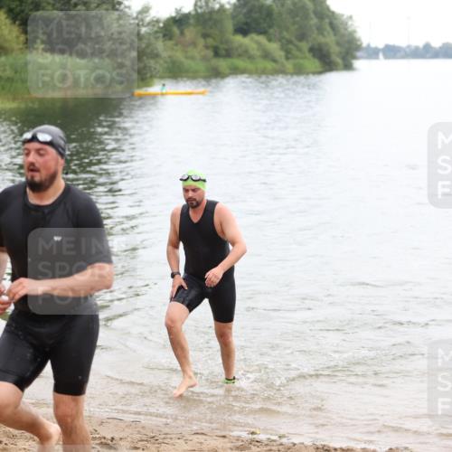 21.06.2026 - 29. Vierlanden-Triathlon Andreas Tolksdorf http://msf.ph/oto/9849235 21.06.2026 10:00:44 Schwimmen 330, 357 meine-sportfotos.de