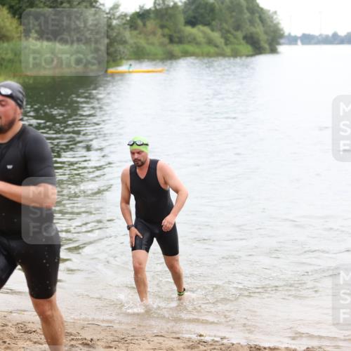 21.06.2026 - 29. Vierlanden-Triathlon Andreas Tolksdorf http://msf.ph/oto/9849237 21.06.2026 10:00:44 Schwimmen 330, 357 meine-sportfotos.de
