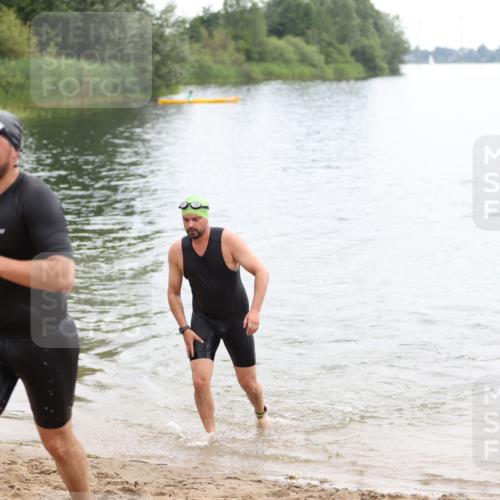 21.06.2026 - 29. Vierlanden-Triathlon Andreas Tolksdorf http://msf.ph/oto/9849238 21.06.2026 10:00:44 Schwimmen 330, 357 meine-sportfotos.de