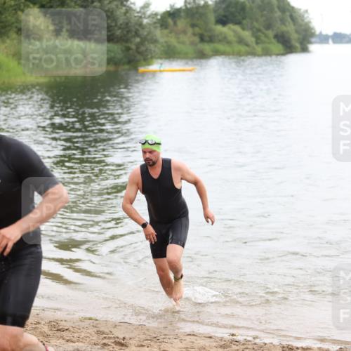 21.06.2026 - 29. Vierlanden-Triathlon Andreas Tolksdorf http://msf.ph/oto/9849242 21.06.2026 10:00:44 Schwimmen 330, 357 meine-sportfotos.de