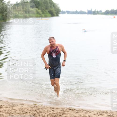 21.06.2026 - 29. Vierlanden-Triathlon Andreas Tolksdorf http://msf.ph/oto/9849251 21.06.2026 10:02:51 Schwimmen 430 meine-sportfotos.de