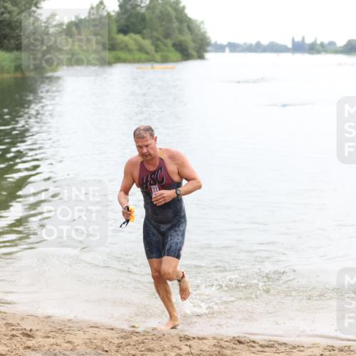 21.06.2026 - 29. Vierlanden-Triathlon Andreas Tolksdorf http://msf.ph/oto/9849256 21.06.2026 10:02:51 Schwimmen 430 meine-sportfotos.de