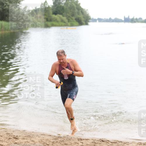 21.06.2026 - 29. Vierlanden-Triathlon Andreas Tolksdorf http://msf.ph/oto/9849257 21.06.2026 10:02:51 Schwimmen 430 meine-sportfotos.de