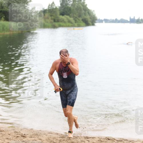 21.06.2026 - 29. Vierlanden-Triathlon Andreas Tolksdorf http://msf.ph/oto/9849259 21.06.2026 10:02:52 Schwimmen 430 meine-sportfotos.de