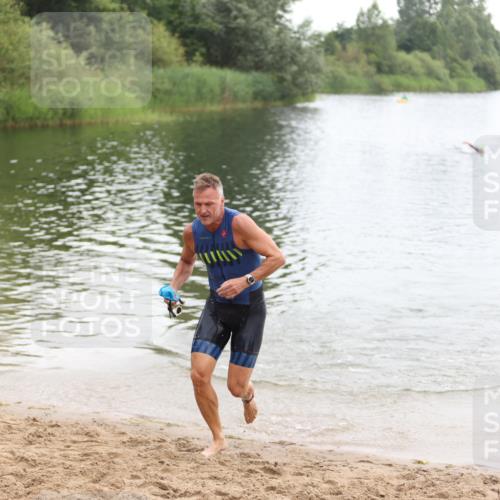 21.06.2026 - 29. Vierlanden-Triathlon Andreas Tolksdorf http://msf.ph/oto/9849263 21.06.2026 10:03:28 Schwimmen 437 meine-sportfotos.de