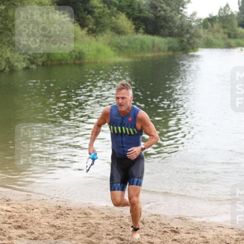 21.06.2026 - 29. Vierlanden-Triathlon Andreas Tolksdorf http://msf.ph/oto/9849268 21.06.2026 10:03:28 Schwimmen 437 meine-sportfotos.de