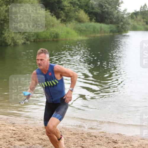 21.06.2026 - 29. Vierlanden-Triathlon Andreas Tolksdorf http://msf.ph/oto/9849273 21.06.2026 10:03:29 Schwimmen 437 meine-sportfotos.de