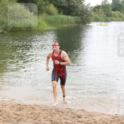 21.06.2026 - 29. Vierlanden-Triathlon Andreas Tolksdorf http://msf.ph/oto/9849306 21.06.2026 10:04:22 Schwimmen 440 meine-sportfotos.de
