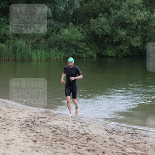 21.06.2026 - 29. Vierlanden-Triathlon Andreas Tolksdorf http://msf.ph/oto/9849315 21.06.2026 10:05:03 Schwimmen 431 meine-sportfotos.de