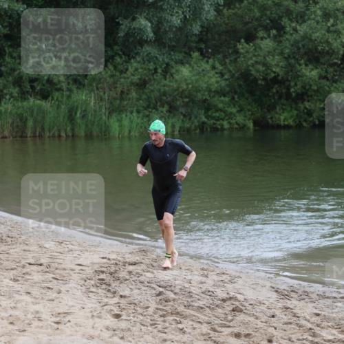 21.06.2026 - 29. Vierlanden-Triathlon Andreas Tolksdorf http://msf.ph/oto/9849326 21.06.2026 10:05:04 Schwimmen 431 meine-sportfotos.de