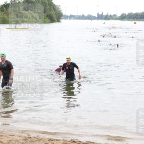 21.06.2026 - 29. Vierlanden-Triathlon Andreas Tolksdorf http://msf.ph/oto/9849352 21.06.2026 10:05:32 Schwimmen 395, 414, 429, 448 meine-sportfotos.de