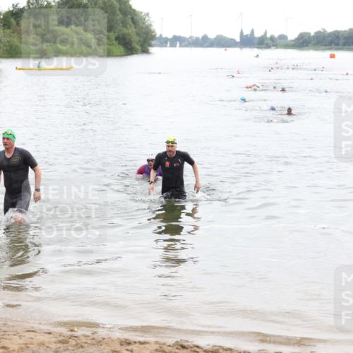 21.06.2026 - 29. Vierlanden-Triathlon Andreas Tolksdorf http://msf.ph/oto/9849354 21.06.2026 10:05:32 Schwimmen 395, 414, 429, 448 meine-sportfotos.de