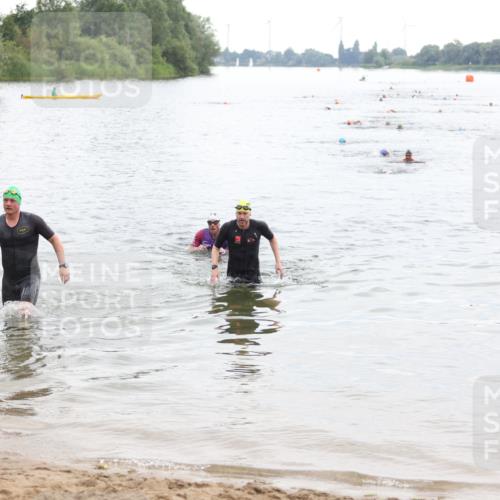 21.06.2026 - 29. Vierlanden-Triathlon Andreas Tolksdorf http://msf.ph/oto/9849356 21.06.2026 10:05:33 Schwimmen 395, 414, 429, 448 meine-sportfotos.de