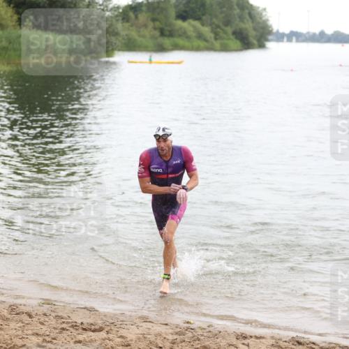 21.06.2026 - 29. Vierlanden-Triathlon Andreas Tolksdorf http://msf.ph/oto/9849366 21.06.2026 10:05:41 Schwimmen 395, 414, 429 meine-sportfotos.de