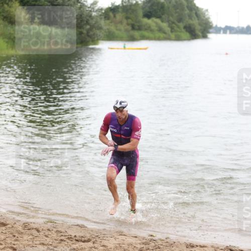 21.06.2026 - 29. Vierlanden-Triathlon Andreas Tolksdorf http://msf.ph/oto/9849369 21.06.2026 10:05:41 Schwimmen 395, 414, 429 meine-sportfotos.de