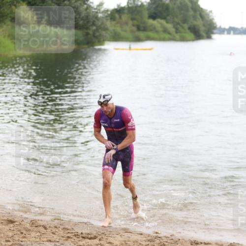 21.06.2026 - 29. Vierlanden-Triathlon Andreas Tolksdorf http://msf.ph/oto/9849371 21.06.2026 10:05:41 Schwimmen 395, 414, 429 meine-sportfotos.de