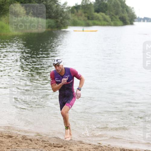 21.06.2026 - 29. Vierlanden-Triathlon Andreas Tolksdorf http://msf.ph/oto/9849373 21.06.2026 10:05:42 Schwimmen 395, 414, 429 meine-sportfotos.de