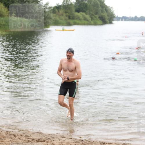 21.06.2026 - 29. Vierlanden-Triathlon Andreas Tolksdorf http://msf.ph/oto/9849386 21.06.2026 10:06:15 Schwimmen 438, 444, 458, 467 meine-sportfotos.de