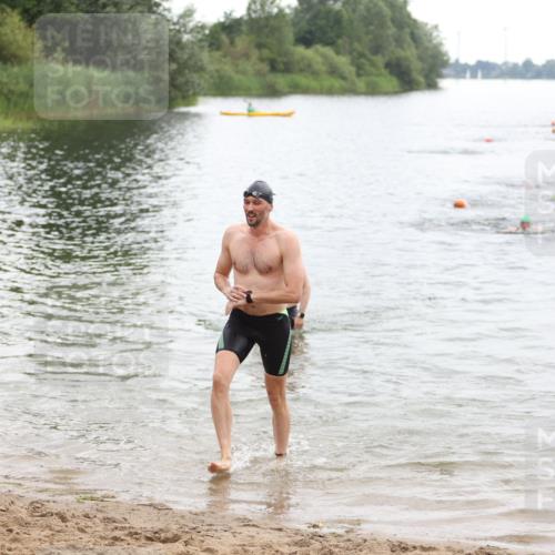 21.06.2026 - 29. Vierlanden-Triathlon Andreas Tolksdorf http://msf.ph/oto/9849389 21.06.2026 10:06:15 Schwimmen 438, 444, 458, 467 meine-sportfotos.de