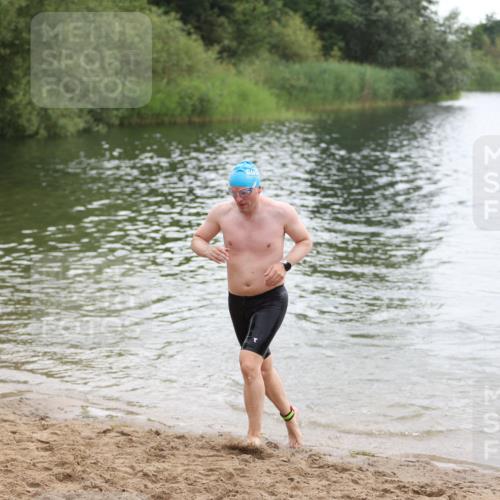 21.06.2026 - 29. Vierlanden-Triathlon Andreas Tolksdorf http://msf.ph/oto/9849393 21.06.2026 10:06:22 Schwimmen 438, 458, 467 meine-sportfotos.de