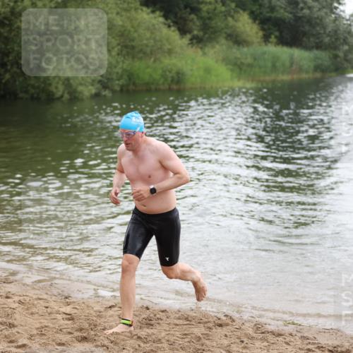 21.06.2026 - 29. Vierlanden-Triathlon Andreas Tolksdorf http://msf.ph/oto/9849398 21.06.2026 10:06:22 Schwimmen 438, 458, 467 meine-sportfotos.de