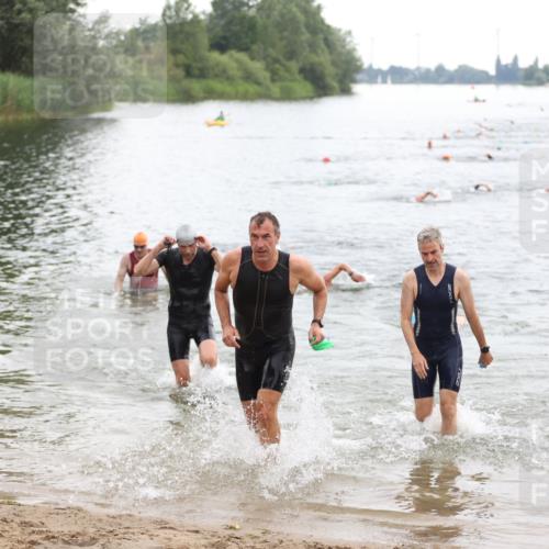 21.06.2026 - 29. Vierlanden-Triathlon Andreas Tolksdorf http://msf.ph/oto/9849410 21.06.2026 10:06:34 Schwimmen 394, 397, 410, 417, 447 meine-sportfotos.de