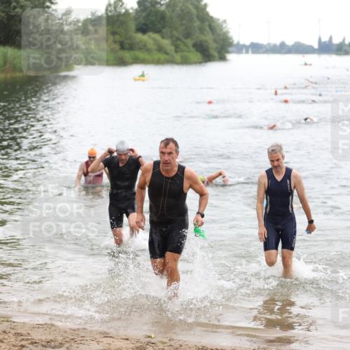 21.06.2026 - 29. Vierlanden-Triathlon Andreas Tolksdorf http://msf.ph/oto/9849411 21.06.2026 10:06:34 Schwimmen 394, 397, 410, 417, 447 meine-sportfotos.de