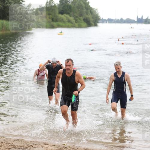 21.06.2026 - 29. Vierlanden-Triathlon Andreas Tolksdorf http://msf.ph/oto/9849413 21.06.2026 10:06:34 Schwimmen 394, 397, 410, 417, 447 meine-sportfotos.de