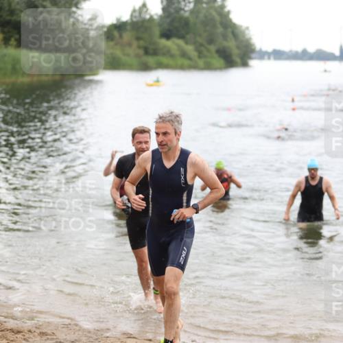 21.06.2026 - 29. Vierlanden-Triathlon Andreas Tolksdorf http://msf.ph/oto/9849425 21.06.2026 10:06:37 Schwimmen 394, 397, 410, 417, 443, 447 meine-sportfotos.de