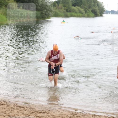 21.06.2026 - 29. Vierlanden-Triathlon Andreas Tolksdorf http://msf.ph/oto/9849434 21.06.2026 10:06:42 Schwimmen 394, 410, 417, 443, 447 meine-sportfotos.de