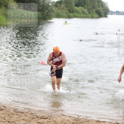 21.06.2026 - 29. Vierlanden-Triathlon Andreas Tolksdorf http://msf.ph/oto/9849437 21.06.2026 10:06:42 Schwimmen 394, 410, 417, 443, 447 meine-sportfotos.de