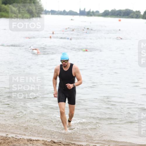 21.06.2026 - 29. Vierlanden-Triathlon Andreas Tolksdorf http://msf.ph/oto/9849442 21.06.2026 10:06:43 Schwimmen 394, 417, 443, 447 meine-sportfotos.de