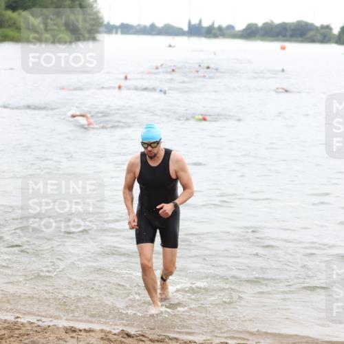 21.06.2026 - 29. Vierlanden-Triathlon Andreas Tolksdorf http://msf.ph/oto/9849443 21.06.2026 10:06:43 Schwimmen 394, 417, 443, 447 meine-sportfotos.de