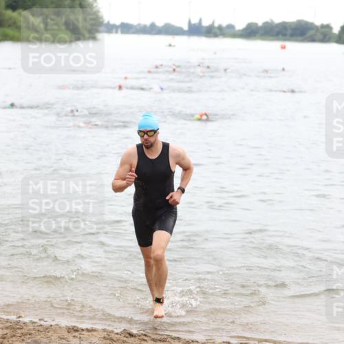 21.06.2026 - 29. Vierlanden-Triathlon Andreas Tolksdorf http://msf.ph/oto/9849452 21.06.2026 10:06:44 Schwimmen 394, 417, 443, 447 meine-sportfotos.de