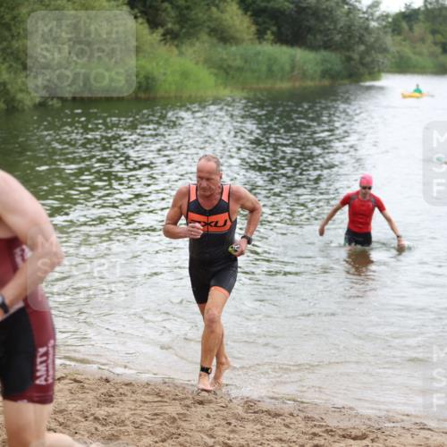 21.06.2026 - 29. Vierlanden-Triathlon Andreas Tolksdorf http://msf.ph/oto/9849455 21.06.2026 10:06:45 Schwimmen 394, 443, 447 meine-sportfotos.de