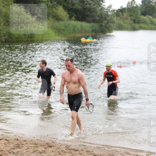21.06.2026 - 29. Vierlanden-Triathlon Andreas Tolksdorf http://msf.ph/oto/9849493 21.06.2026 10:07:09 Schwimmen 425, 428, 445, 474 meine-sportfotos.de