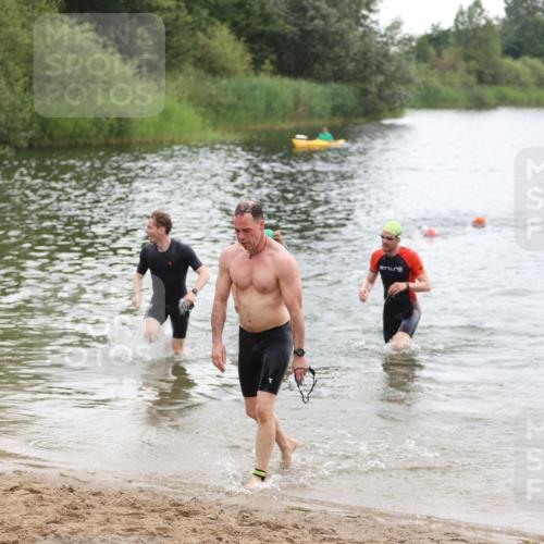 21.06.2026 - 29. Vierlanden-Triathlon Andreas Tolksdorf http://msf.ph/oto/9849494 21.06.2026 10:07:09 Schwimmen 425, 428, 445, 474 meine-sportfotos.de
