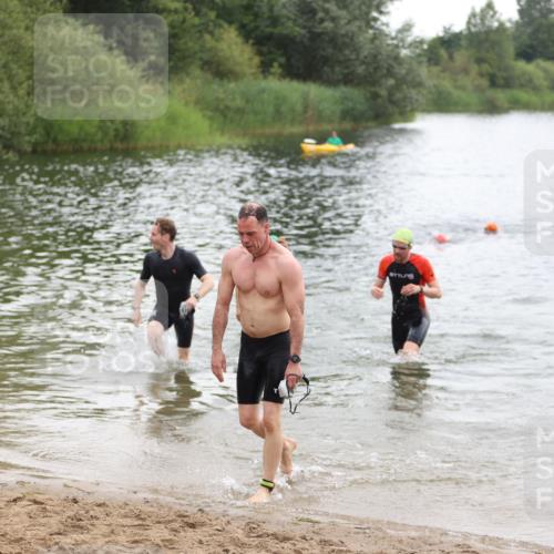 21.06.2026 - 29. Vierlanden-Triathlon Andreas Tolksdorf http://msf.ph/oto/9849496 21.06.2026 10:07:09 Schwimmen 425, 428, 445, 474 meine-sportfotos.de