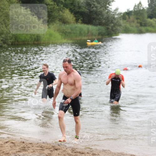 21.06.2026 - 29. Vierlanden-Triathlon Andreas Tolksdorf http://msf.ph/oto/9849504 21.06.2026 10:07:09 Schwimmen 425, 428, 445, 474 meine-sportfotos.de