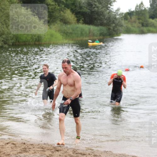 21.06.2026 - 29. Vierlanden-Triathlon Andreas Tolksdorf http://msf.ph/oto/9849506 21.06.2026 10:07:09 Schwimmen 425, 428, 445, 474 meine-sportfotos.de