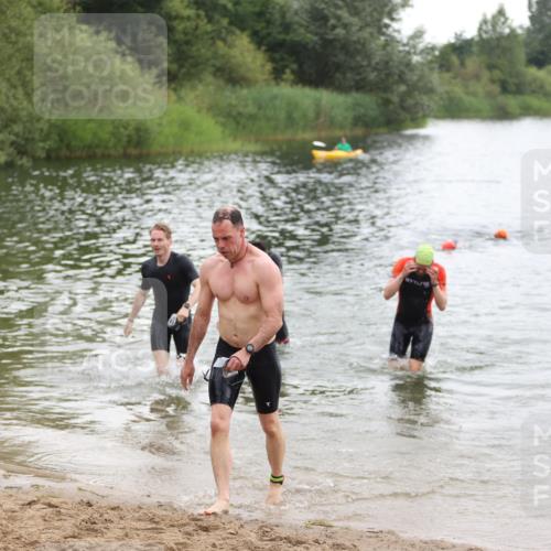 21.06.2026 - 29. Vierlanden-Triathlon Andreas Tolksdorf http://msf.ph/oto/9849508 21.06.2026 10:07:09 Schwimmen 425, 428, 445, 474 meine-sportfotos.de