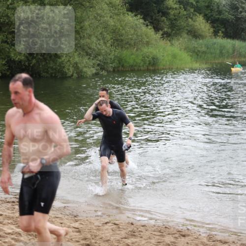 21.06.2026 - 29. Vierlanden-Triathlon Andreas Tolksdorf http://msf.ph/oto/9849519 21.06.2026 10:07:11 Schwimmen 425, 428, 445, 474 meine-sportfotos.de