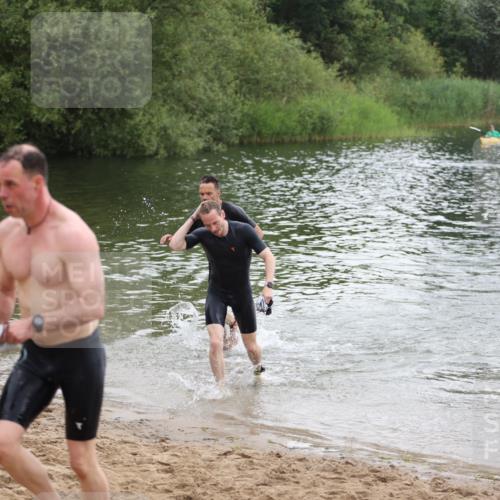 21.06.2026 - 29. Vierlanden-Triathlon Andreas Tolksdorf http://msf.ph/oto/9849521 21.06.2026 10:07:11 Schwimmen 425, 428, 445, 474 meine-sportfotos.de