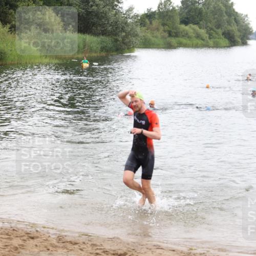 21.06.2026 - 29. Vierlanden-Triathlon Andreas Tolksdorf http://msf.ph/oto/9849523 21.06.2026 10:07:13 Schwimmen 425, 428, 445, 474 meine-sportfotos.de