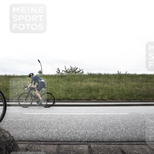 21.06.2026 - 29. Vierlanden-Triathlon H.Heesch http://msf.ph/oto/9849559 21.06.2026 12:02:51 Radfahren 292, 772, 806, 846, 866, 869, 870, 881, 892 meine-sportfotos.de