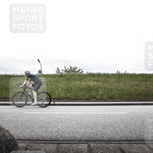 21.06.2026 - 29. Vierlanden-Triathlon H.Heesch http://msf.ph/oto/9849568 21.06.2026 12:03:01 Radfahren 292, 734, 866 meine-sportfotos.de
