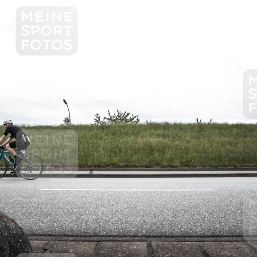 21.06.2026 - 29. Vierlanden-Triathlon H.Heesch http://msf.ph/oto/9849573 21.06.2026 12:03:15 Radfahren 296, 651, 666 meine-sportfotos.de