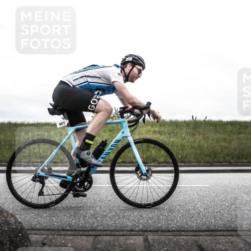 21.06.2026 - 29. Vierlanden-Triathlon H.Heesch http://msf.ph/oto/9849580 21.06.2026 12:04:01 Radfahren 901 meine-sportfotos.de