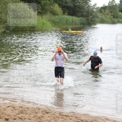 21.06.2026 - 29. Vierlanden-Triathlon Andreas Tolksdorf http://msf.ph/oto/9849583 21.06.2026 10:07:29 Schwimmen 424, 442, 475 meine-sportfotos.de